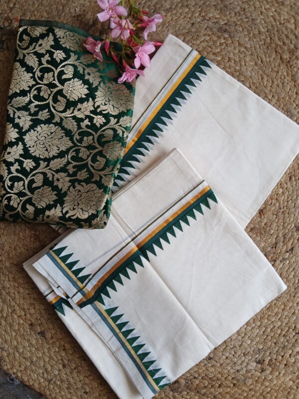 SetMund with Green Brocade blouse