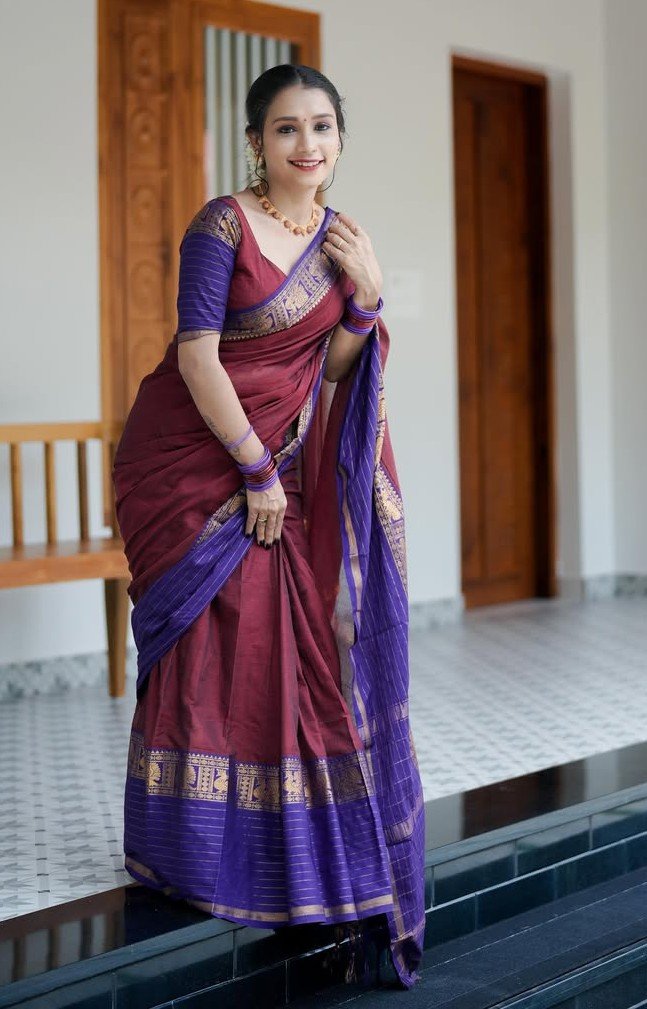 NAINEEKA MAROON - Image 4